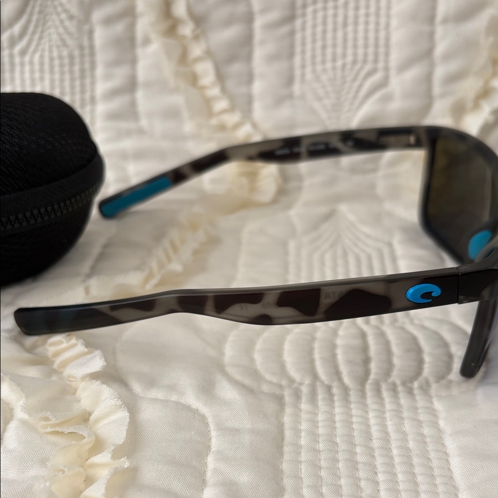 LIKE NEW! Costa xOcearch Rinconcito Polarized Sunglasses with case and cloth - Picture 8 of 9